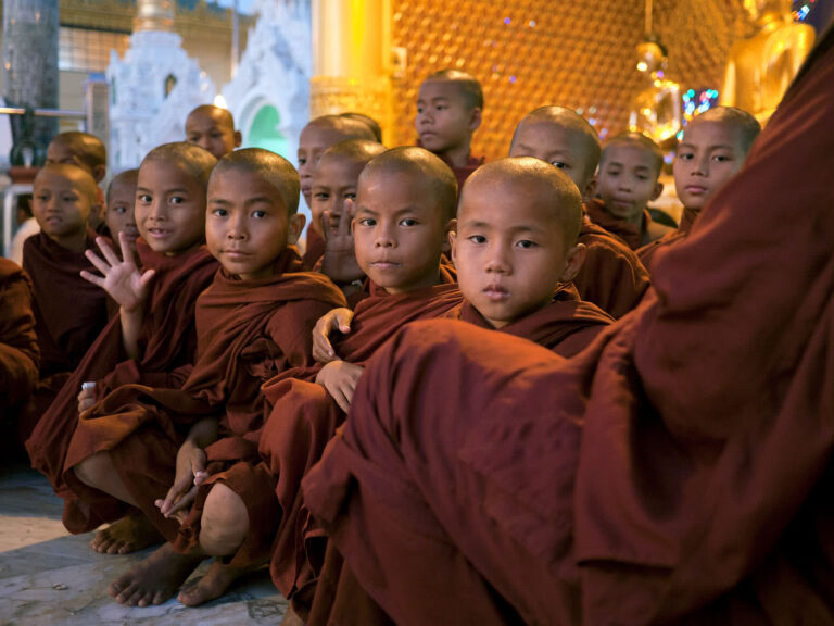 Buddhistische Novizen