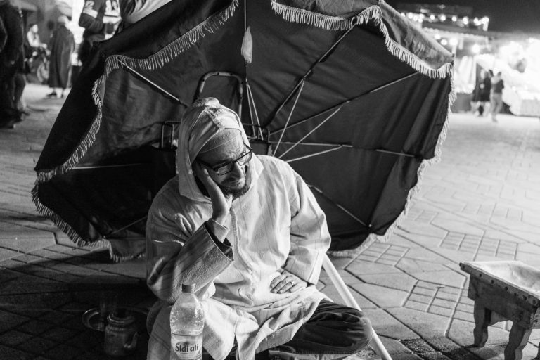 Mann in der Medina, Marokko